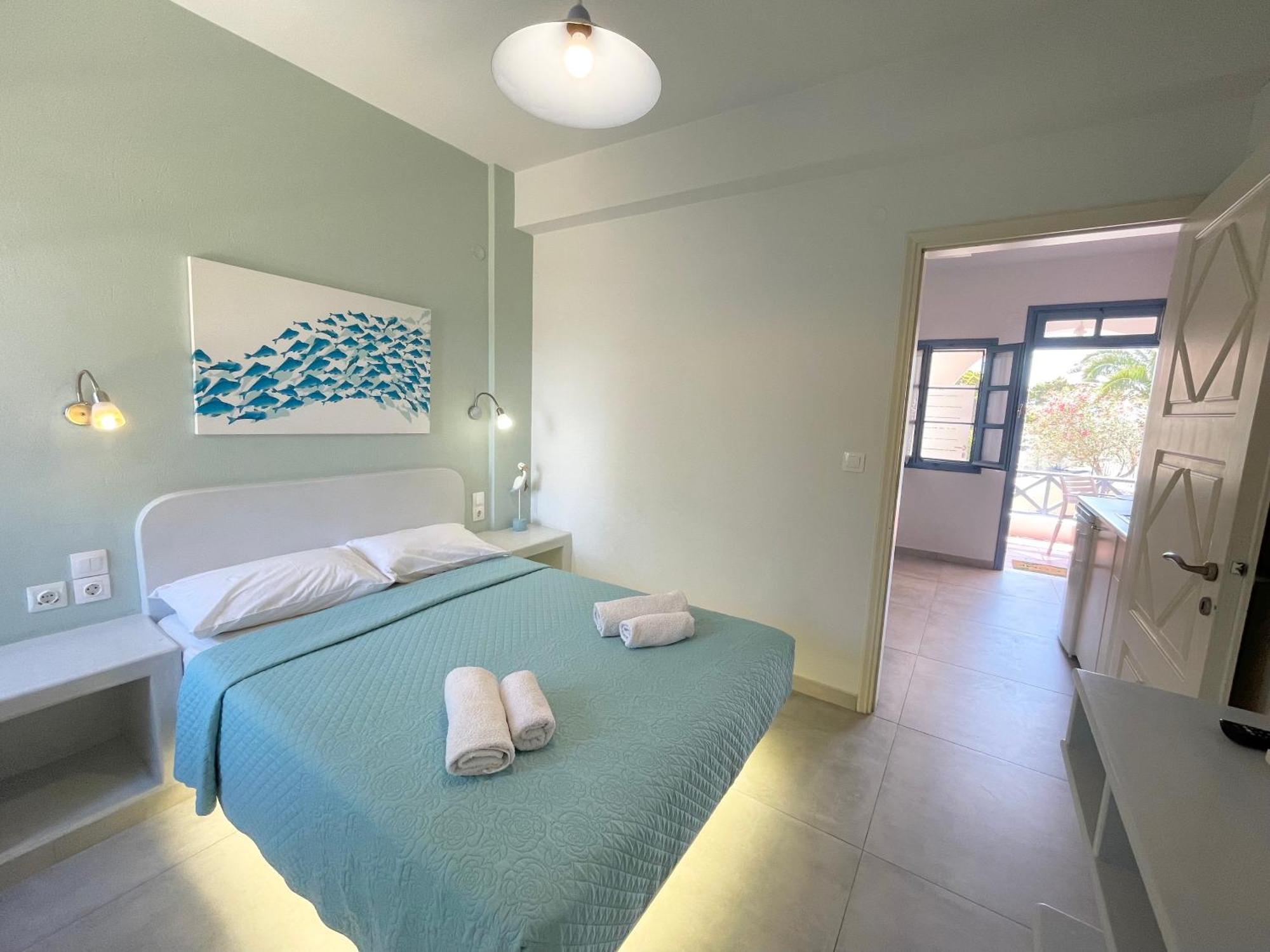 Asterias Mini Coastal Apartments Perivolos  Exterior photo